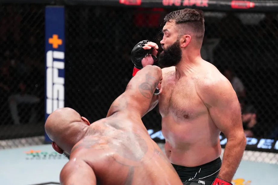 UFC Vegas 74 video: Don’Tale Mayes blasts Andrei Arlovski with brutal overhand right for knockout win - Jackson Wink MMA News